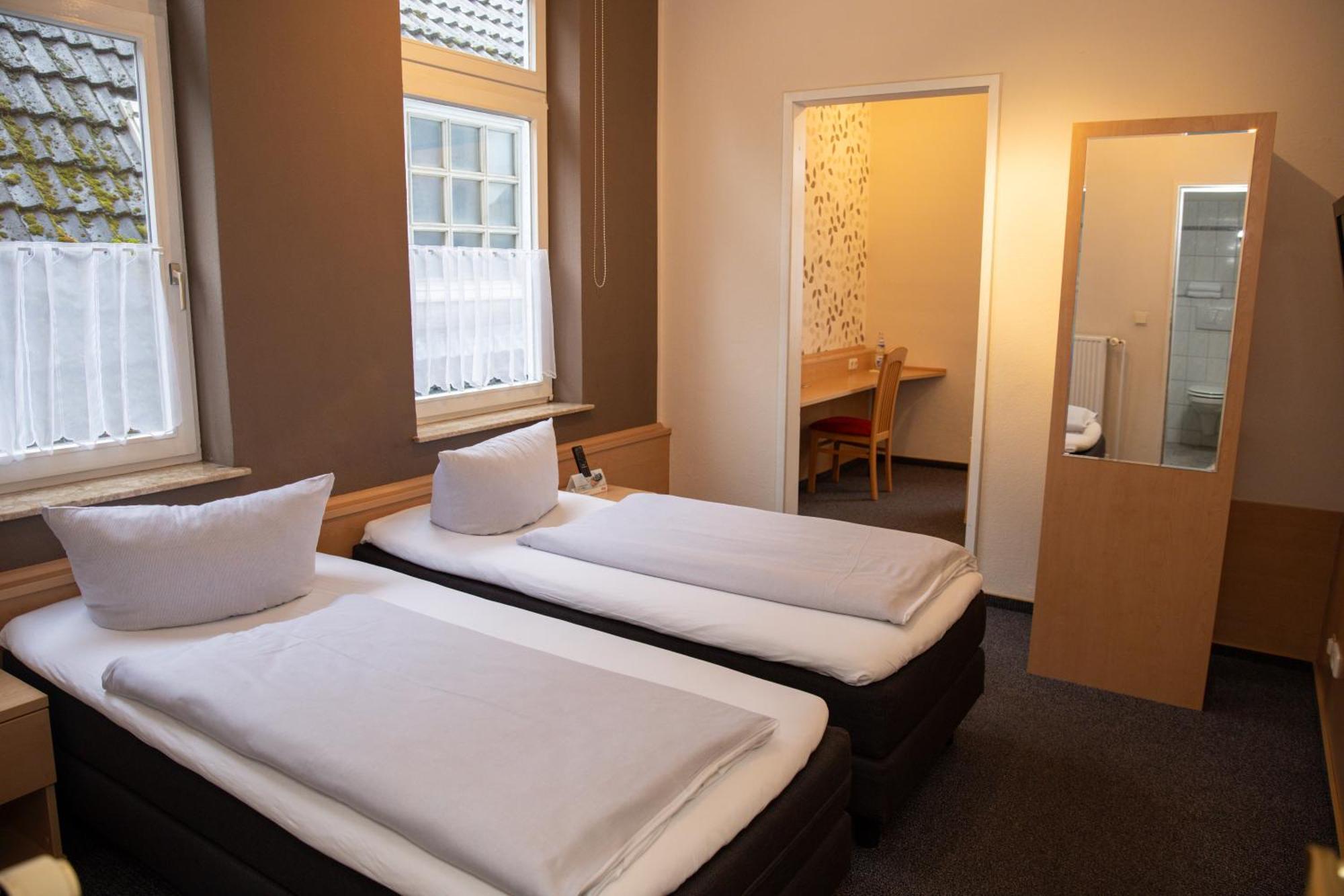 Hotel Zur Linde Meldorf Exteriör bild