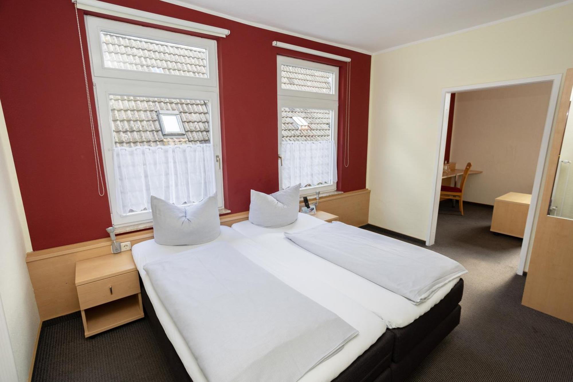 Hotel Zur Linde Meldorf Exteriör bild