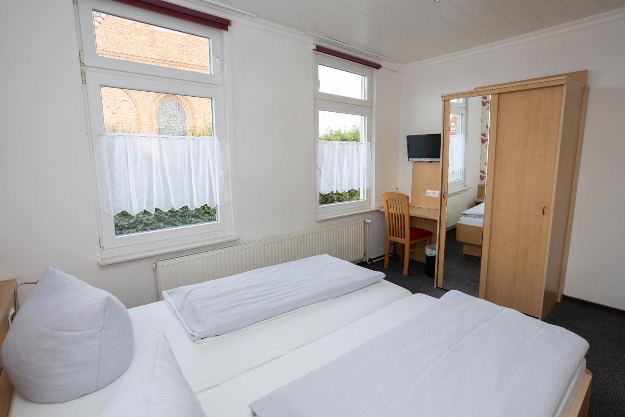 Hotel Zur Linde Meldorf Exteriör bild